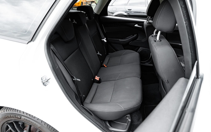Ford Focus cena 33900 przebieg: 146000, rok produkcji 2015 z Radom małe 742